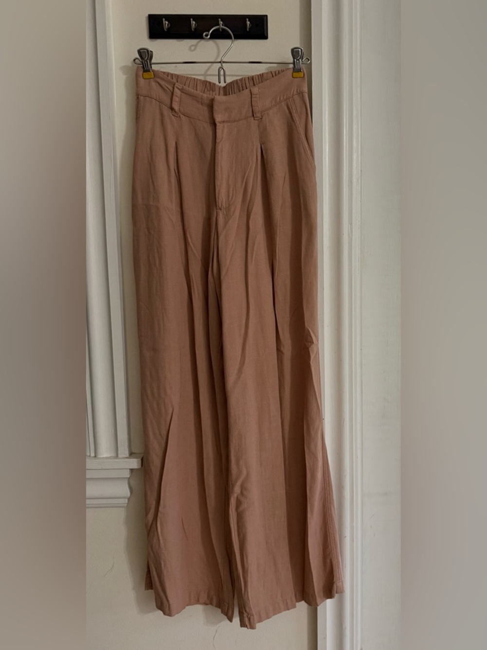 Wild Fable Woman’s pleated wide leg pants in Dusty Mauve